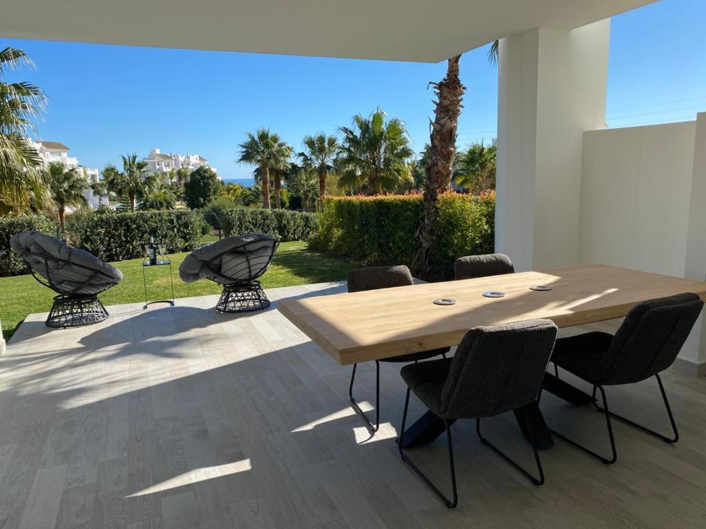 Palmsea Marbella-Estepona Buenas Noches ภายนอก รูปภาพ